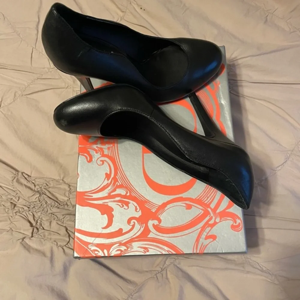 NEW Black Leather Pumps Heels‎ Lillian Size 7.5 Kelsi Dagger